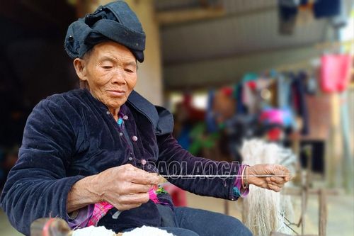 Phụ nữ Thu Lao với nghề dệt truyền thống