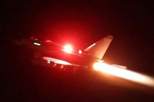 Houthi tung đòn trả đũa nhằm vào tàu chiến Mỹ, Anh sau khi bị dội bom và tên lửa