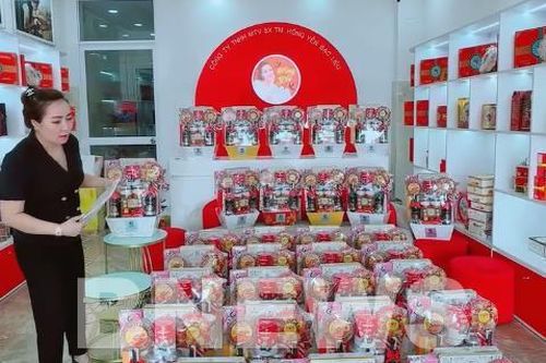 Hàng đặc sản chiếm lĩnh giỏ quà Tết Nguyên đán Giáp Thìn 2024