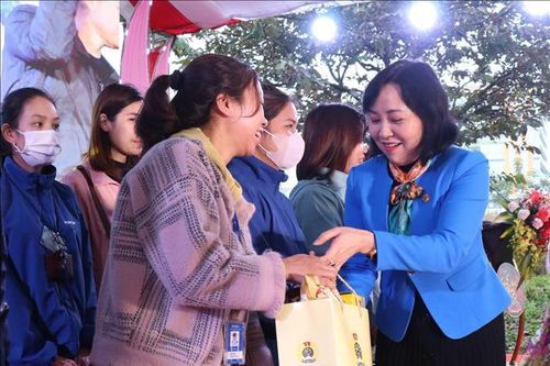 Ấm áp Tết sum vầy cho công nhân lao động
