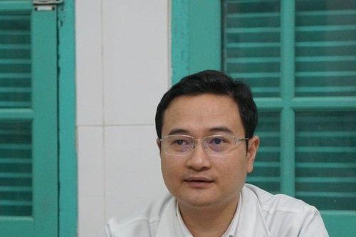 Tham gia thử thách trên mạng, nam sinh nhét dây điện vào niệu đạo