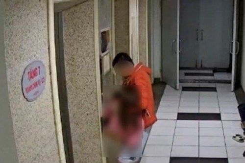 Nóng trong tuần: Hung thủ dùng kiếm chém chết vợ bị bắt khi đang trốn ở Hà Nội