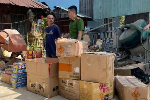 Lâm Đồng: Bắt quả tang đối tượng tàng trữ gần 3 tạ pháo tiêu thụ dịp Tết