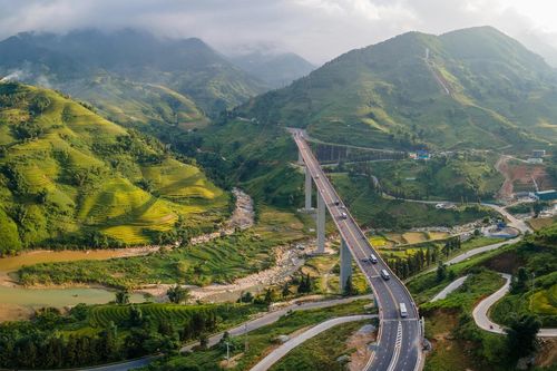 Từ mai 16-1, bắt đầu thu phí đường nối cao tốc Nội Bài- Lào Cai đi Sa Pa