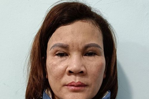 Nữ chủ quán cà phê 'ăn dày', bị khởi tố về 2 tội danh