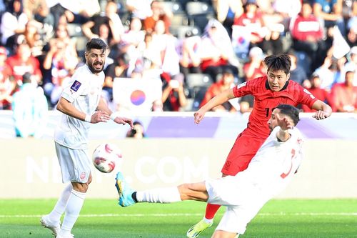 Tuyệt phẩm sút xa giúp Hàn Quốc thắng Bahrain