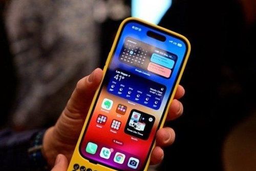 Trên tay vỏ bàn phím cực độc lạ cho iPhone