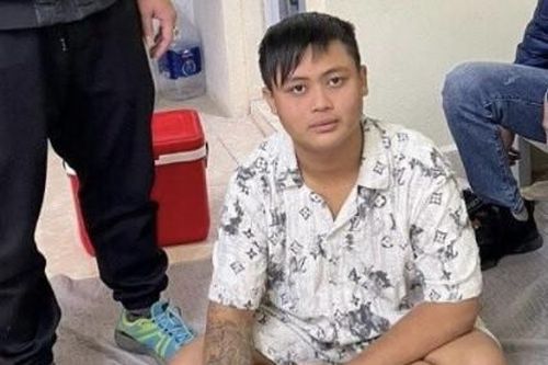 Tóm gọn kẻ chuyên 'đầu độc' học sinh bằng thuốc lá điện tử