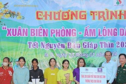 Xuân về trên miền biên viễn