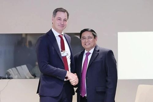 Hoạt động của Thủ tướng bên lề Hội nghị thường niên WEF lần thứ 54