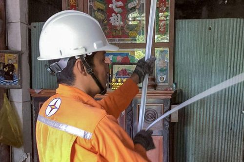 Câu nối thêm thiết bị điện - Hiểm họa từ sự chủ quan