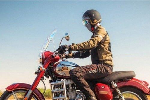 Mô tô cổ điển Jawa 350 trình làng, giá chỉ 63 triệu đồng