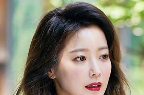 'Mỹ nhân số một xứ Hàn' U50 vẫn trẻ đẹp khó tin