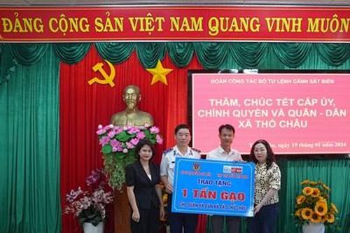 Bộ tư lệnh Cảnh sát biển Việt Nam thăm, chúc Tết quân, dân tại đảo Thổ Chu