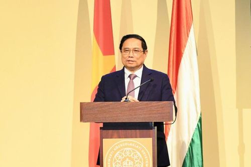 Thủ tướng Phạm Minh Chính phát biểu chính sách tại Trường Đại học Hành chính công quốc gia Hungary