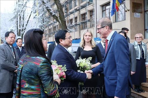 Thủ tướng thăm Trường Đại học Kỹ thuật xây dựng Bucharest, Romania
