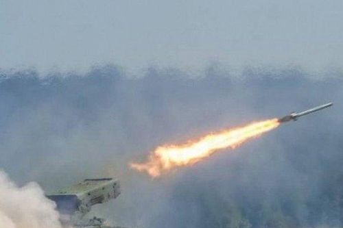 Căn cứ quân sự có lính Mỹ đồn trú ở Iraq bị nã dồn dập tên lửa đạn đạo, rocket