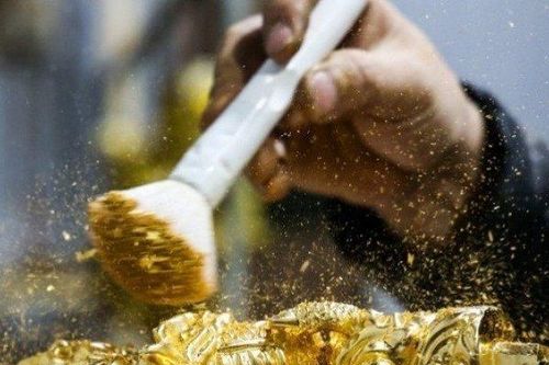Làm tượng hình con vật chỉ có trong truyền thuyết, phủ vàng lên bán hàng chục triệu đồng