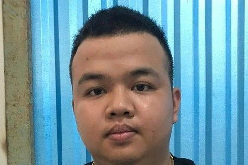 Giả danh công an, thanh niên yêu cầu chủ tài khoản hợp tác rút tiền 'bẩn'