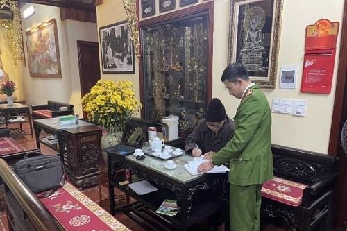 Áp Tết, lưu ý các biện pháp an toàn phòng cháy, chữa cháy khi thắp hương, nến