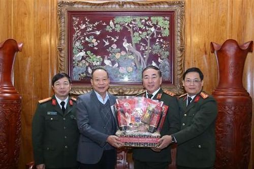 Lãnh đạo Bộ Công an thăm, chúc Tết gia đình các đồng chí nguyên lãnh đạo Bộ