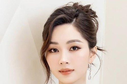 Hoa hậu Đặng Thu Thảo gây 'choáng' khi diện bộ trang sức triệu đô tham dự sự kiện