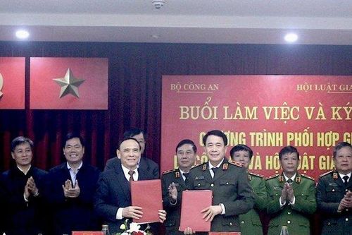 Hội Luật gia Việt Nam và Bộ Công an ký kết chương trình phối hợp