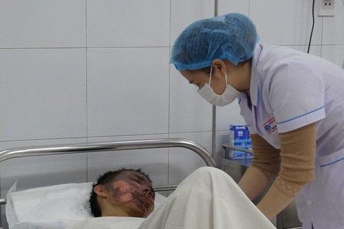 Nhiều người bị cắt cụt bàn tay, hôn mê, thở máy do đốt pháo