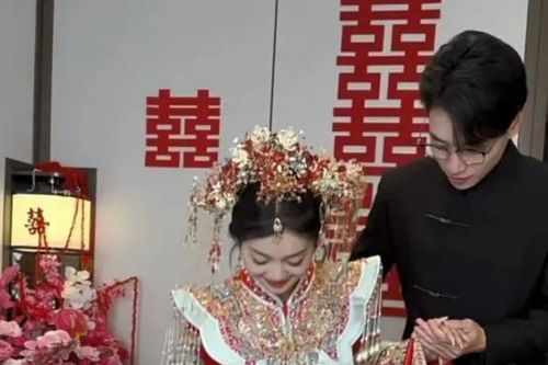 Cô dâu xinh như thiên thần nhưng bị góc nghiêng của chú rể 'lấn lướt'