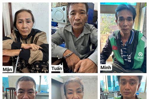 Nhóm đối tượng chuyên dàn cảnh móc túi trên xe buýt 'sa lưới'
