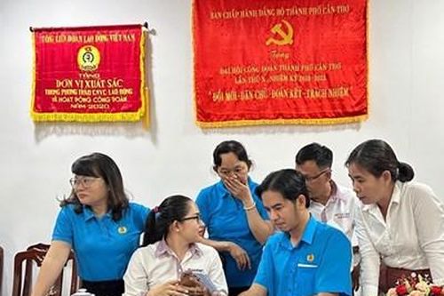 Ấm áp chợ Tết công đoàn online 2024