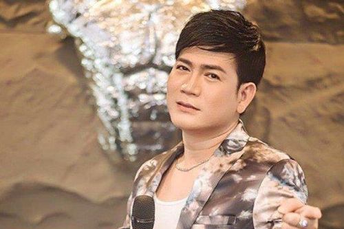 Quách Thành Danh được khán giả tặng tiền và vàng khi đi diễn