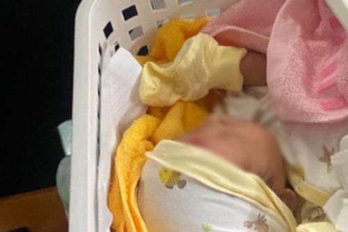 Phát hiện trẻ sơ sinh bị bỏ rơi trong một cây xăng ở TP Thủ Đức