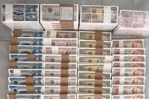 Nở rộ đổi tiền lì xì Tết, cẩn trọng tiền mất tật mang