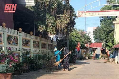 'Cầu nối' đưa nghị quyết của Đảng đến với bà con vùng giáo Thọ Xuân