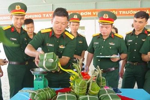 Sôi nổi hội thi gói, nấu bánh chưng