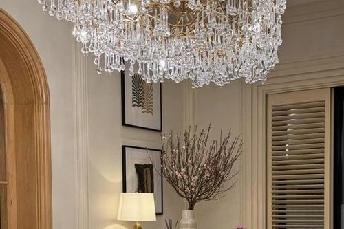 Biệt thự sang trọng đậm không khí Tết của Noo Phước Thịnh