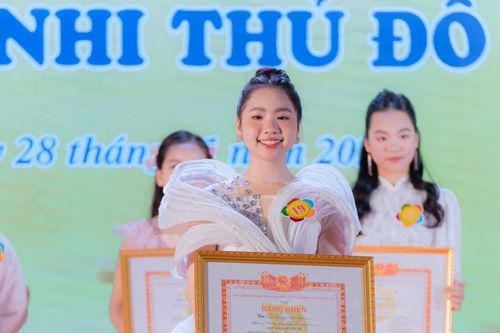 Nữ sinh lớp 7 Trường THCS Ngô Sĩ Liên tỏa sáng tại 'Tài năng thiếu nhi Thủ đô'
