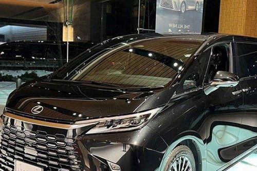 Nhiều đại lý nhận cọc mẫu xe MPV hạng sang Lexus LM 500h