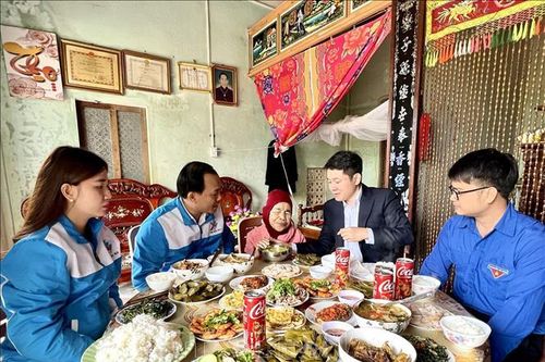 'Bữa cơm tất niên' tri ân Mẹ Việt Nam Anh hùng của tuổi trẻ Quảng Trị