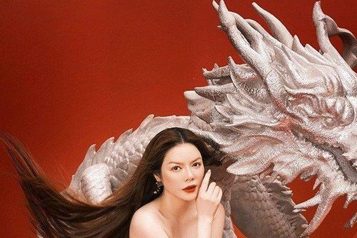 Lý Nhã Kỳ tung bộ ảnh khoe nhan sắc trẻ trung sau loạt tin đồn