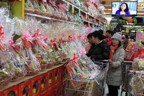 Thị trường bánh, kẹo Tết Nguyên đán 2024: Hàng nội lên ngôi