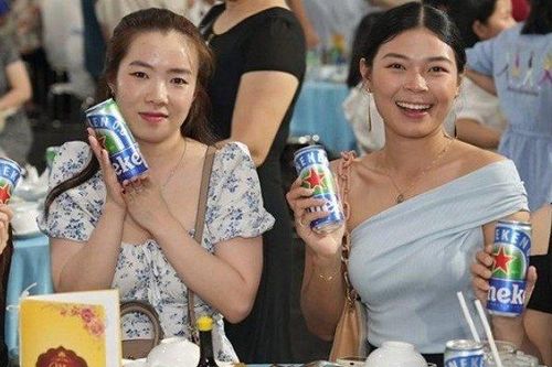 Heineken 0.0 đồng hành cùng chương trình tổng kết họp mặt cuối năm với thông điệp 'Tiệc Vui Êm Ái, Thoải Mái Lái Xe'