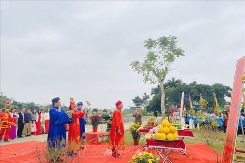 Tái hiện lễ thượng nêu ngày Tết