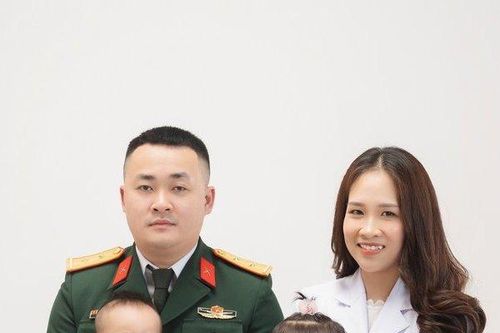 Mùa xuân hạnh phúc của cặp vợ chồng trẻ
