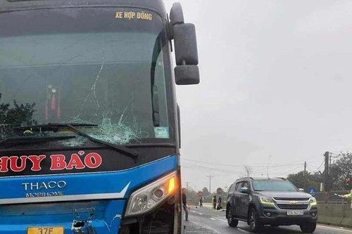 Va chạm với ô tô khách, 2 vợ chồng tử vong ngày cận Tết