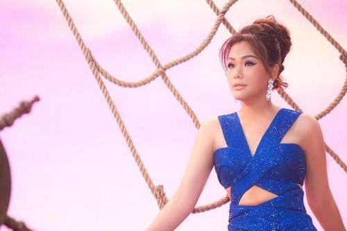 Chị đẹp từng khóc khi 'bó bụng' 7 năm vì ám ảnh cân nặng, nay 'thắt đáy lưng ong'