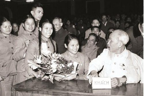Giáo dục đạo đức thanh niên theo tư tưởng Hồ Chí Minh