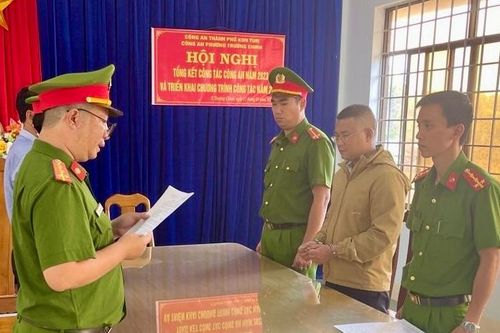 Một phó phòng giao dịch ngân hàng lừa đảo chiếm đoạt hơn chục tỷ đồng