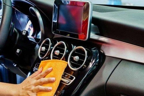 Những mẹo vệ sinh nội thất ô tô đơn giản, dễ làm, tiết kiệm chi phí